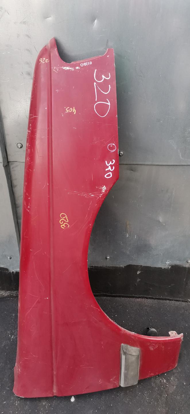 Крыло переднее правое