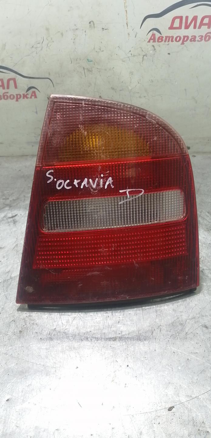 Фонарь задний правый