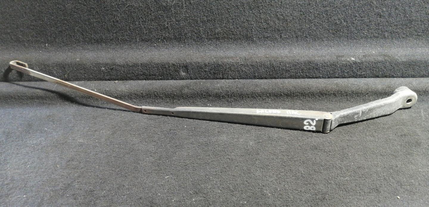 Щеткодержатель (поводок стеклоочистителя, дворник)