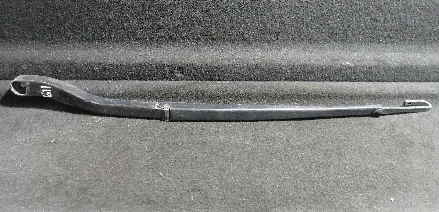 Щеткодержатель (поводок стеклоочистителя, дворник)
