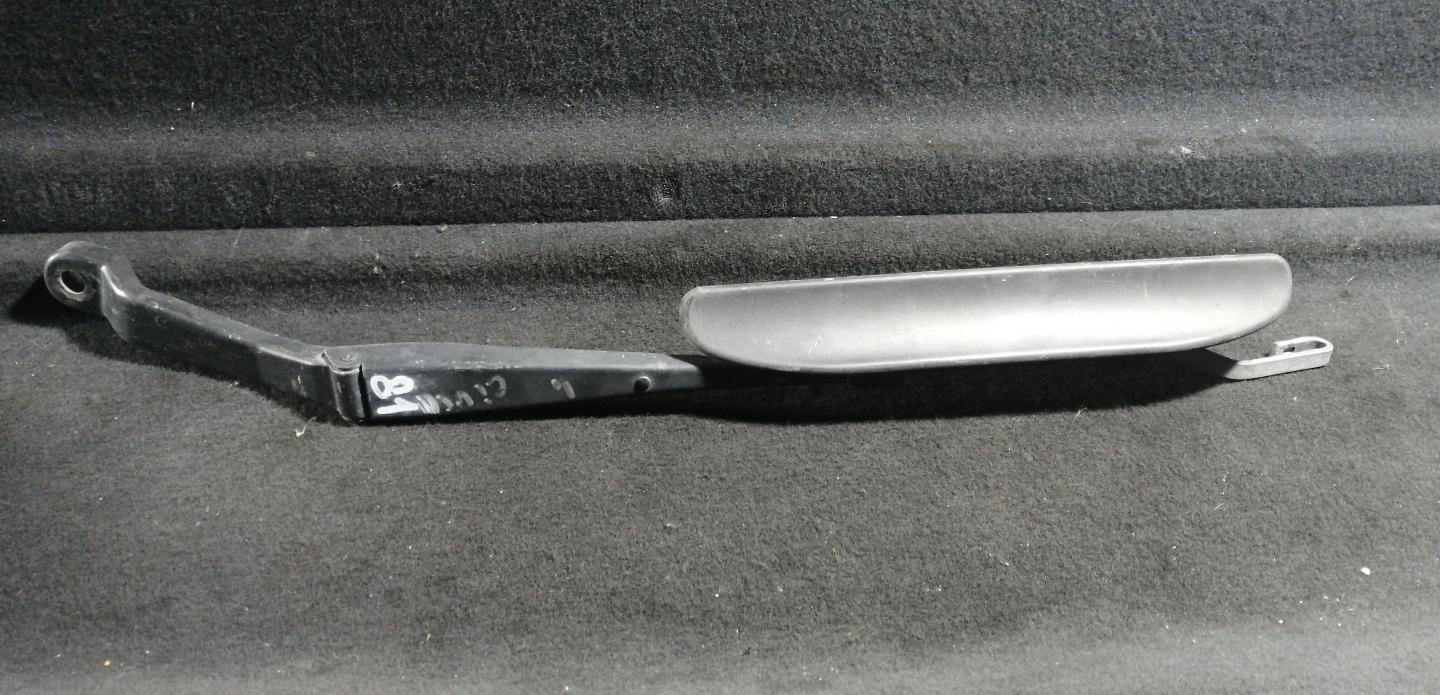 Щеткодержатель (поводок стеклоочистителя, дворник)