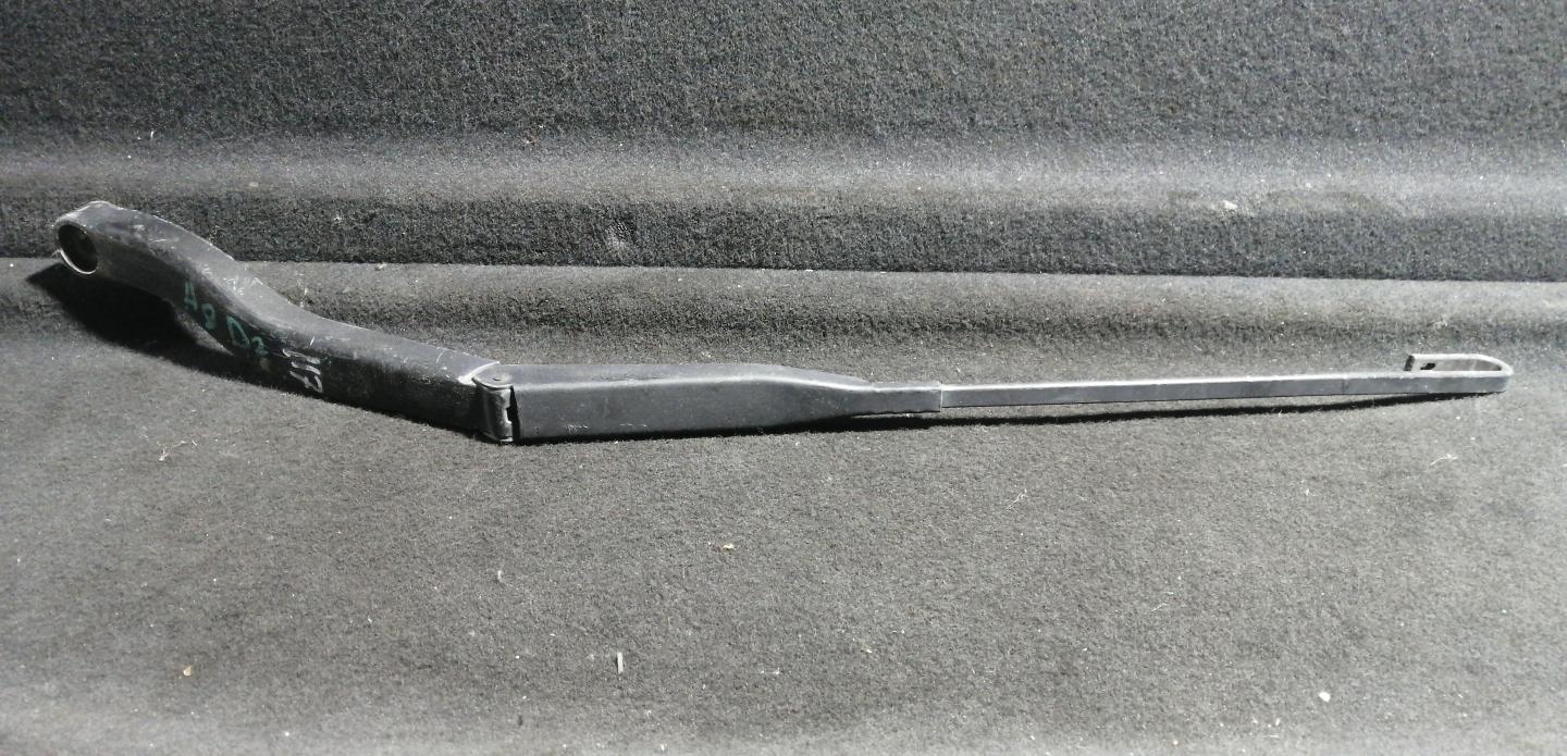 Щеткодержатель (поводок стеклоочистителя, дворник)