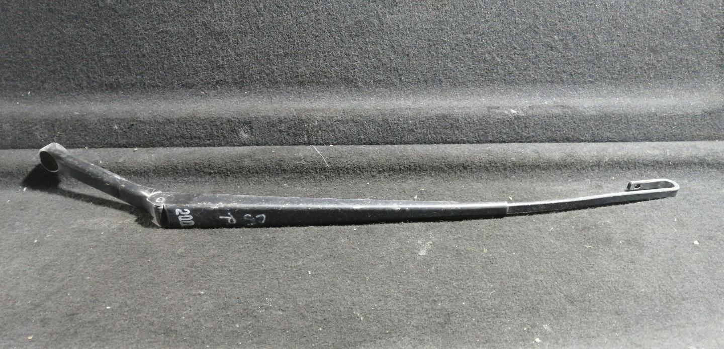 Щеткодержатель (поводок стеклоочистителя, дворник)
