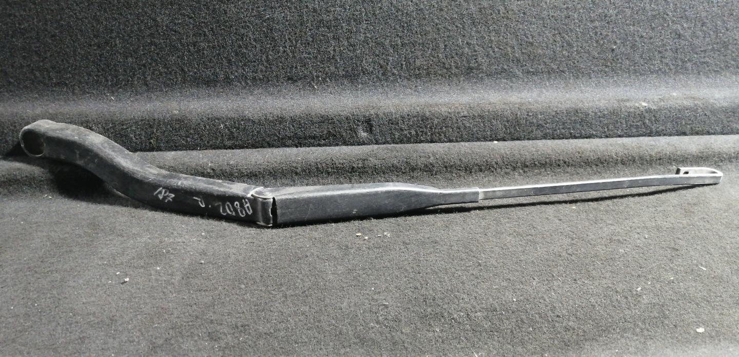 Щеткодержатель (поводок стеклоочистителя, дворник)