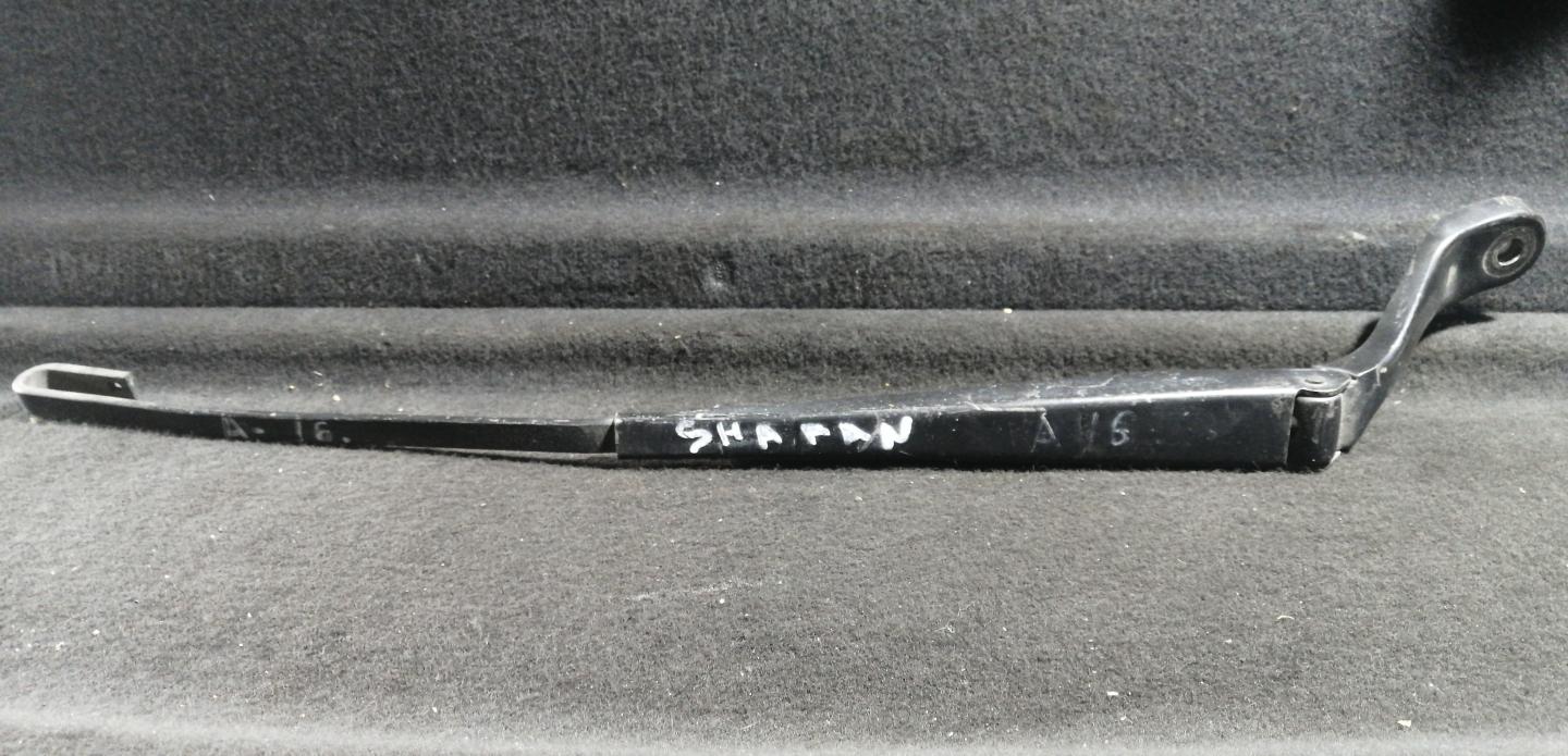 Щеткодержатель (поводок стеклоочистителя, дворник)