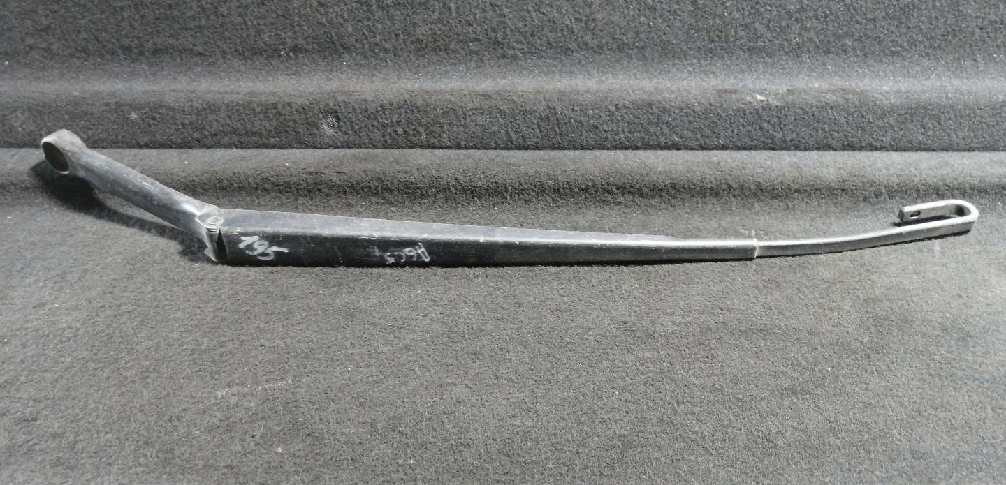 Щеткодержатель (поводок стеклоочистителя, дворник)