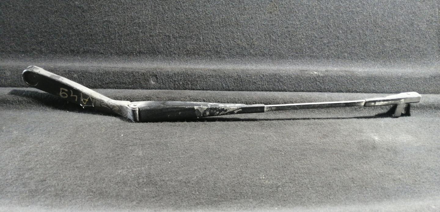 Щеткодержатель (поводок стеклоочистителя, дворник)