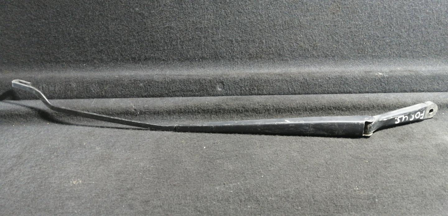 Щеткодержатель (поводок стеклоочистителя, дворник)
