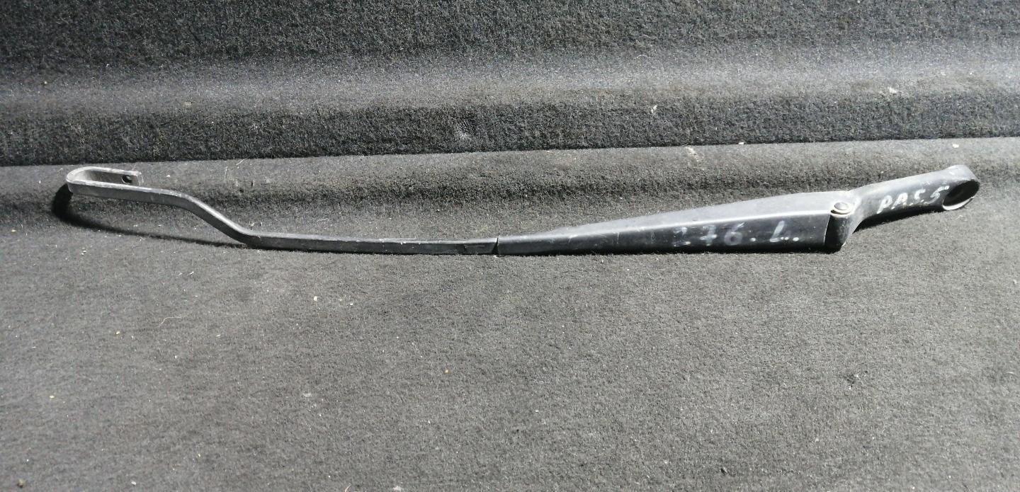 Щеткодержатель (поводок стеклоочистителя, дворник)