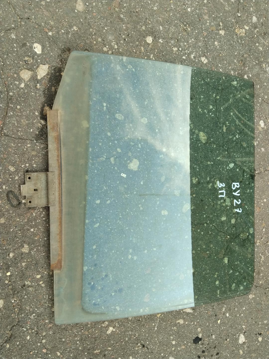 Стекло двери задней правой
