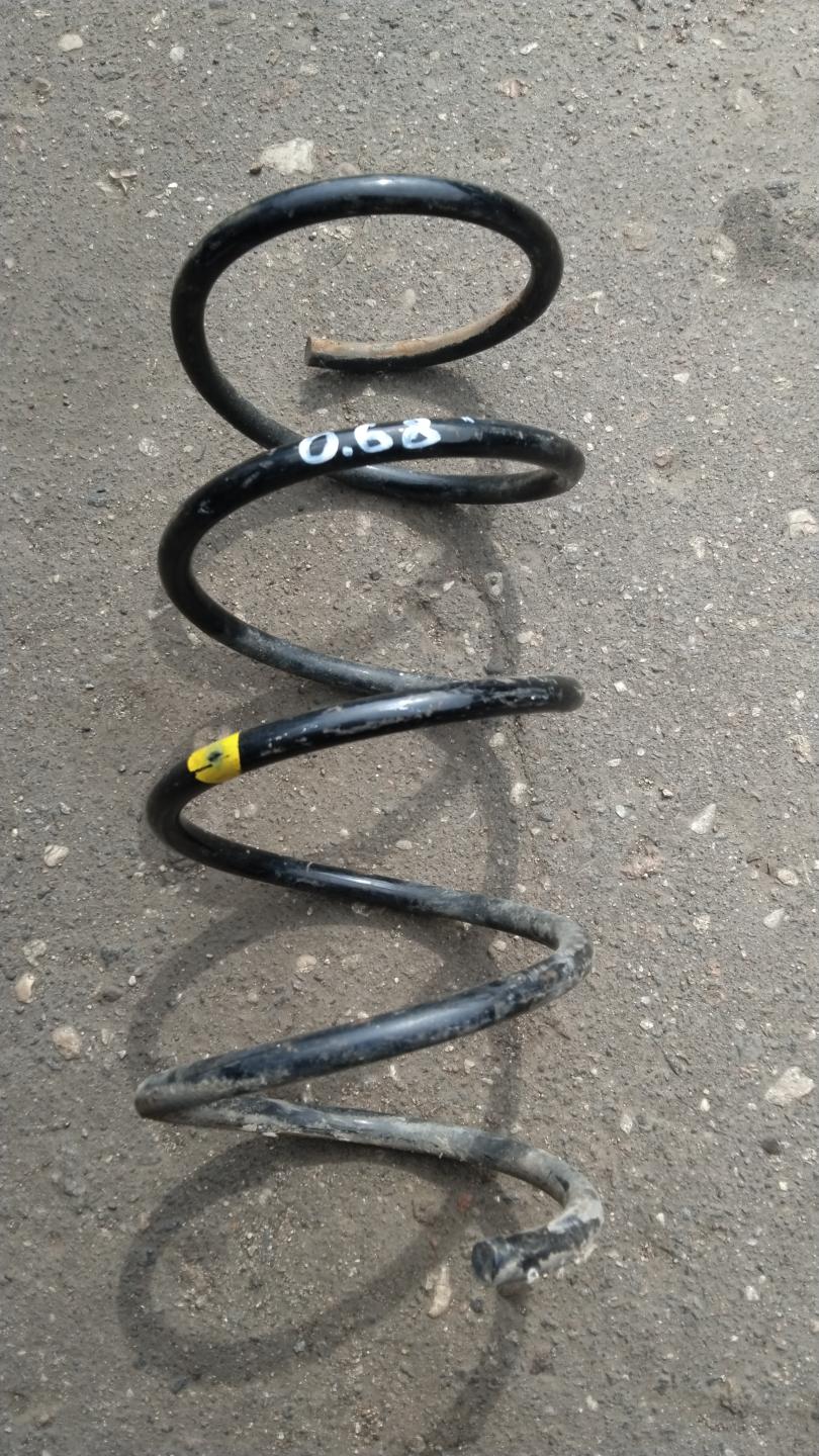 Пружина передняя