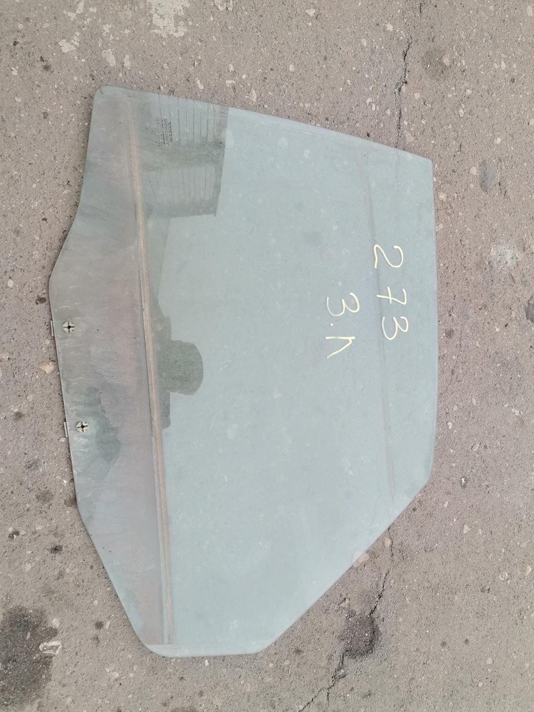 Стекло двери задней левой