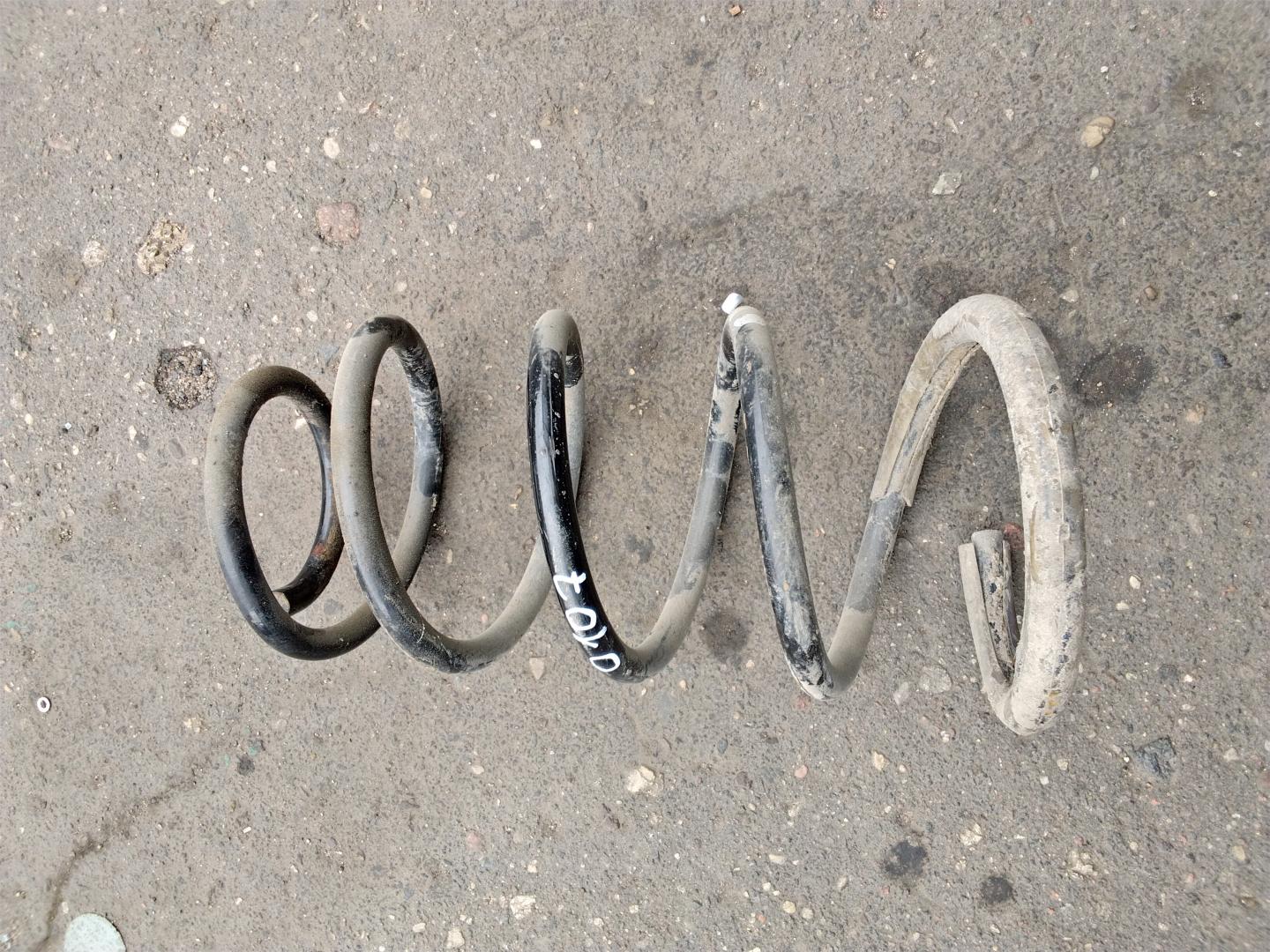 Пружина передняя