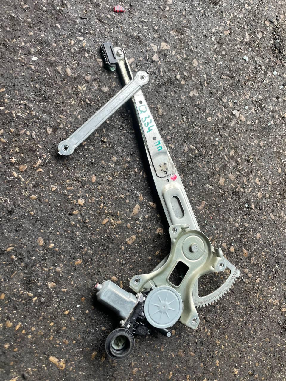 Стеклоподъемник электрический передний правый