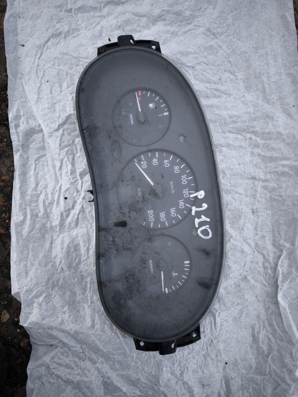 Щиток приборов (приборная панель)