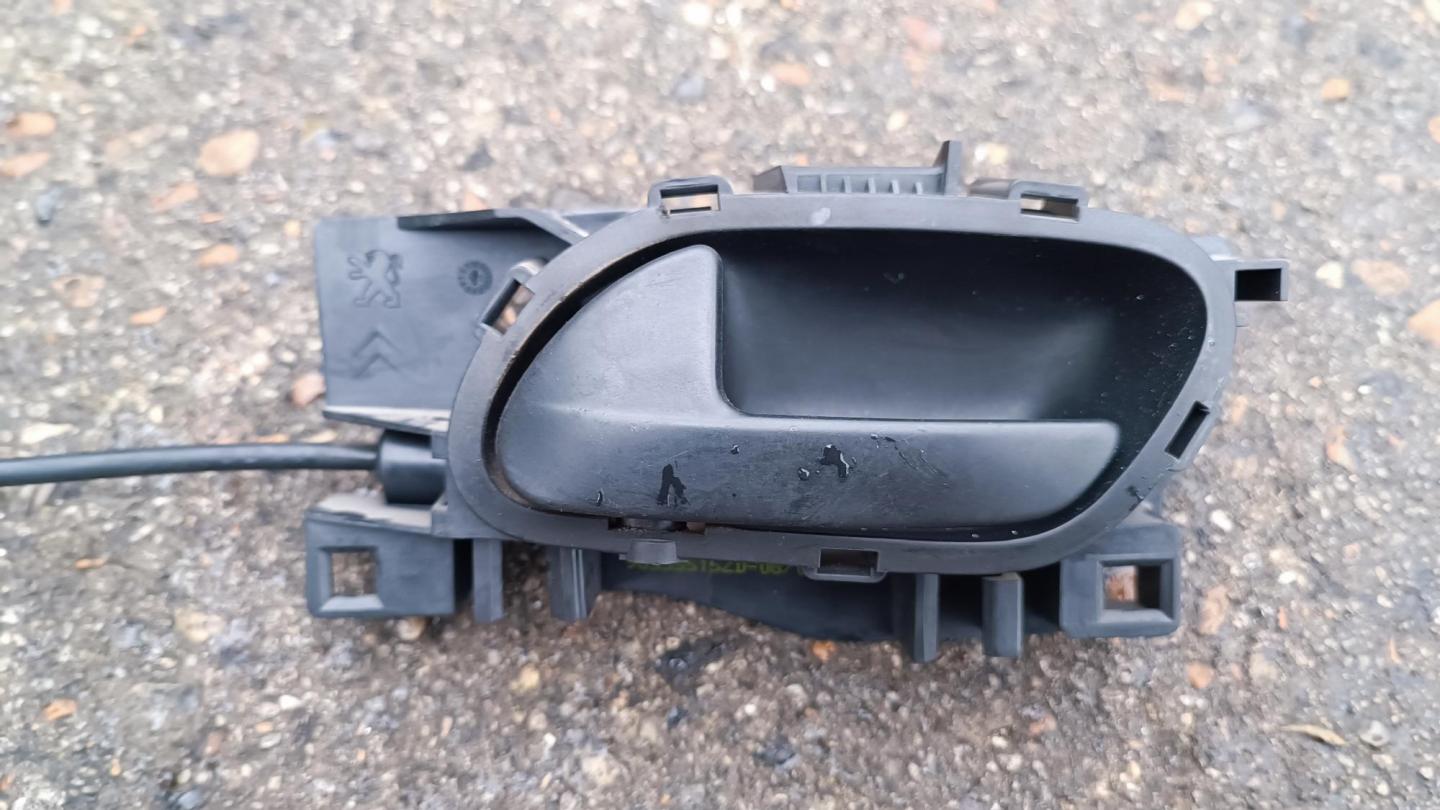 Ручка внутренняя передняя левая