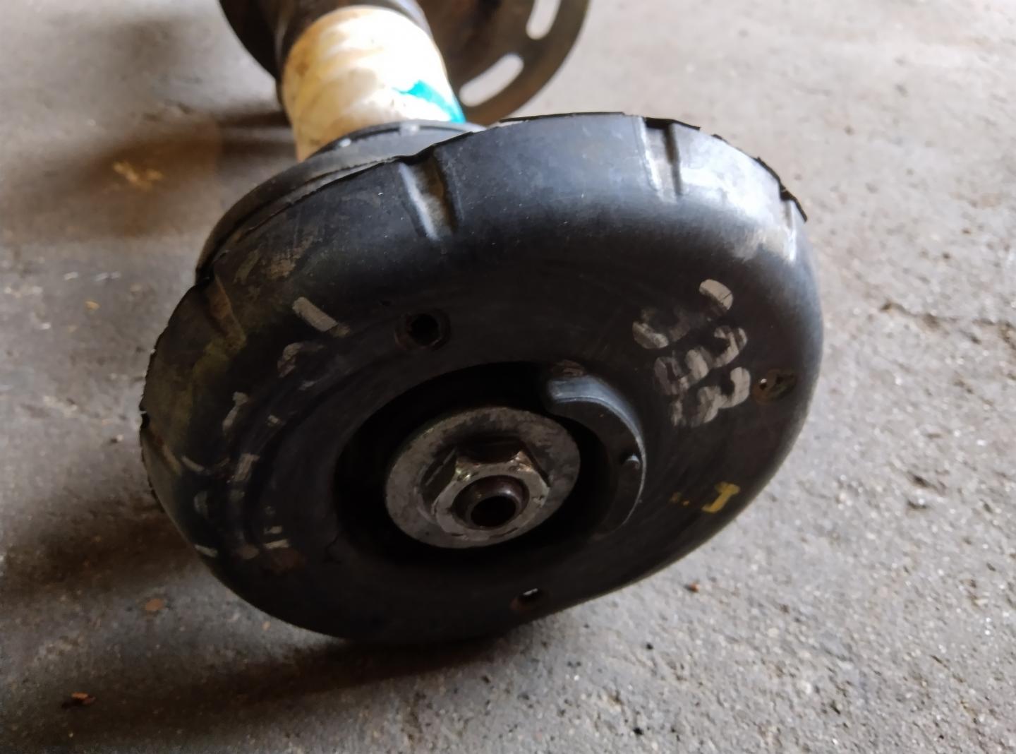 Опора амортизатора верхняя (чашка)