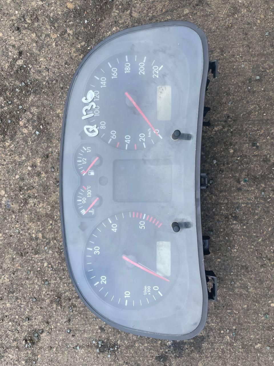 Щиток приборов (приборная панель)